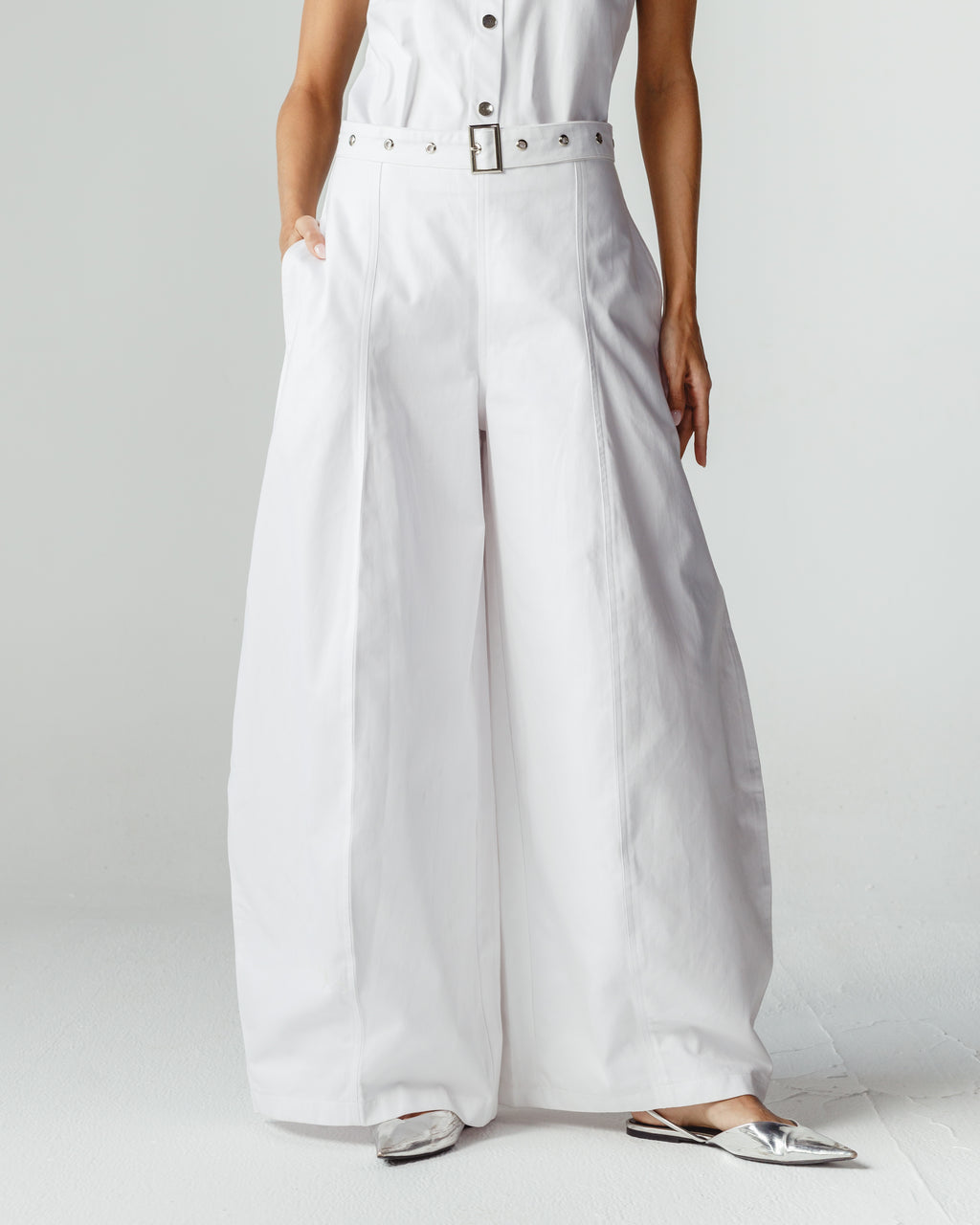 Studs Set in White