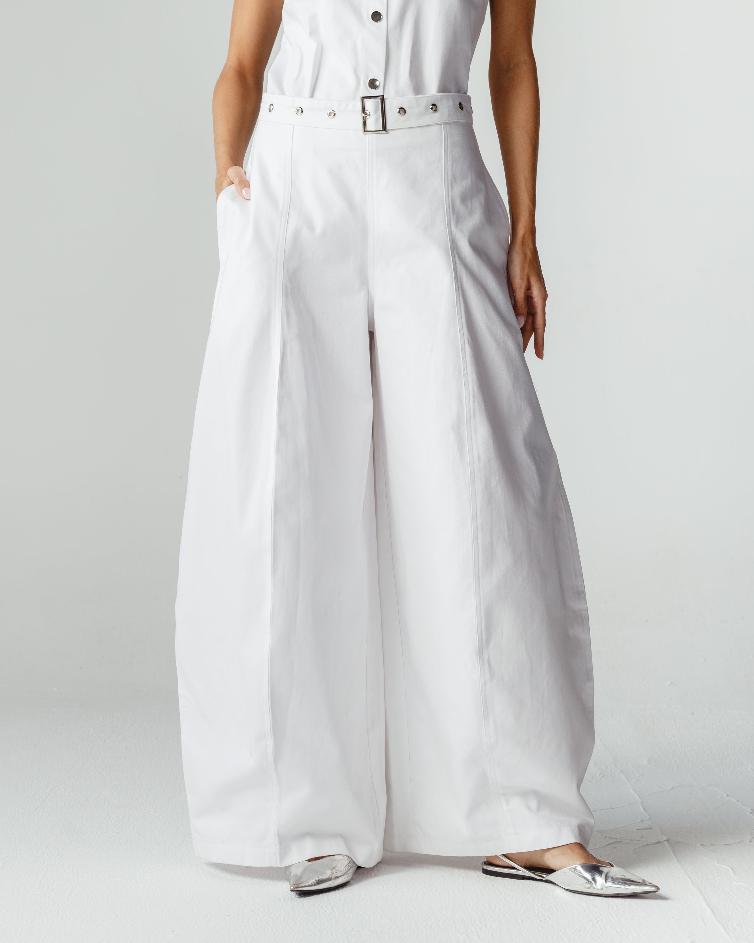 Studs Set in White
