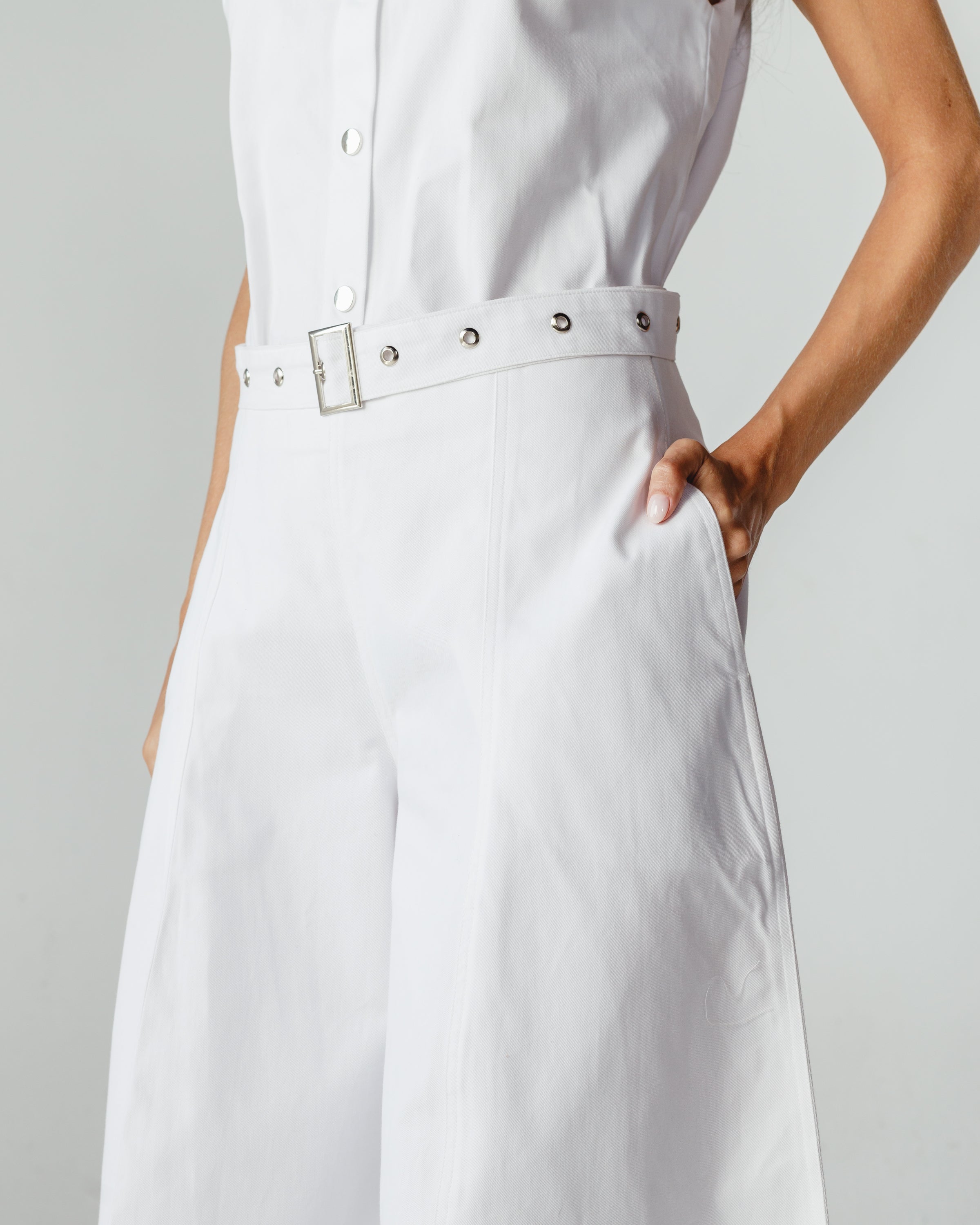 Studs Set in White