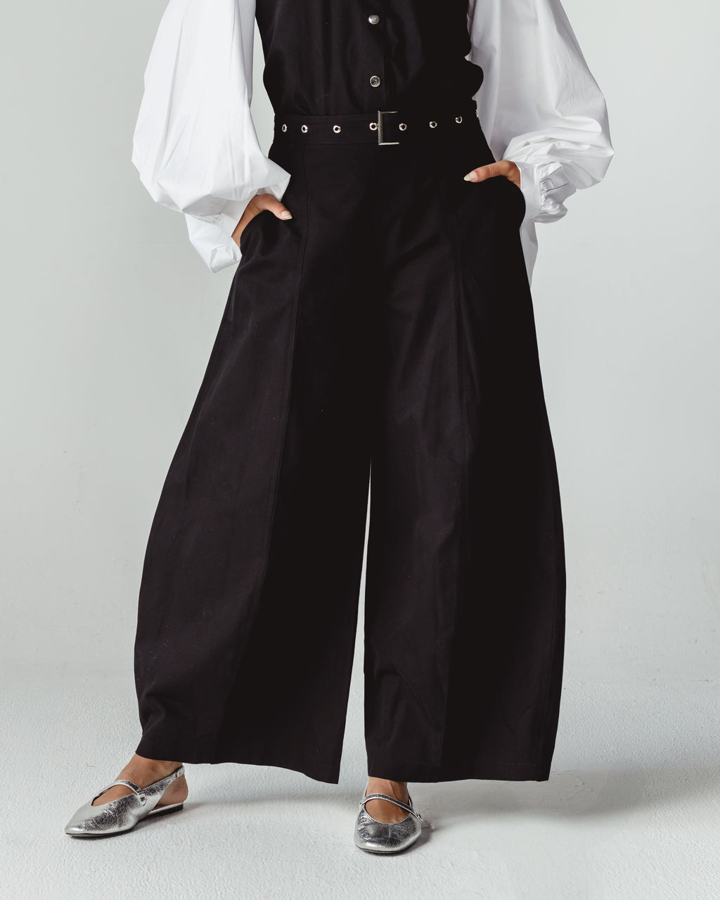 Studs Set in Black