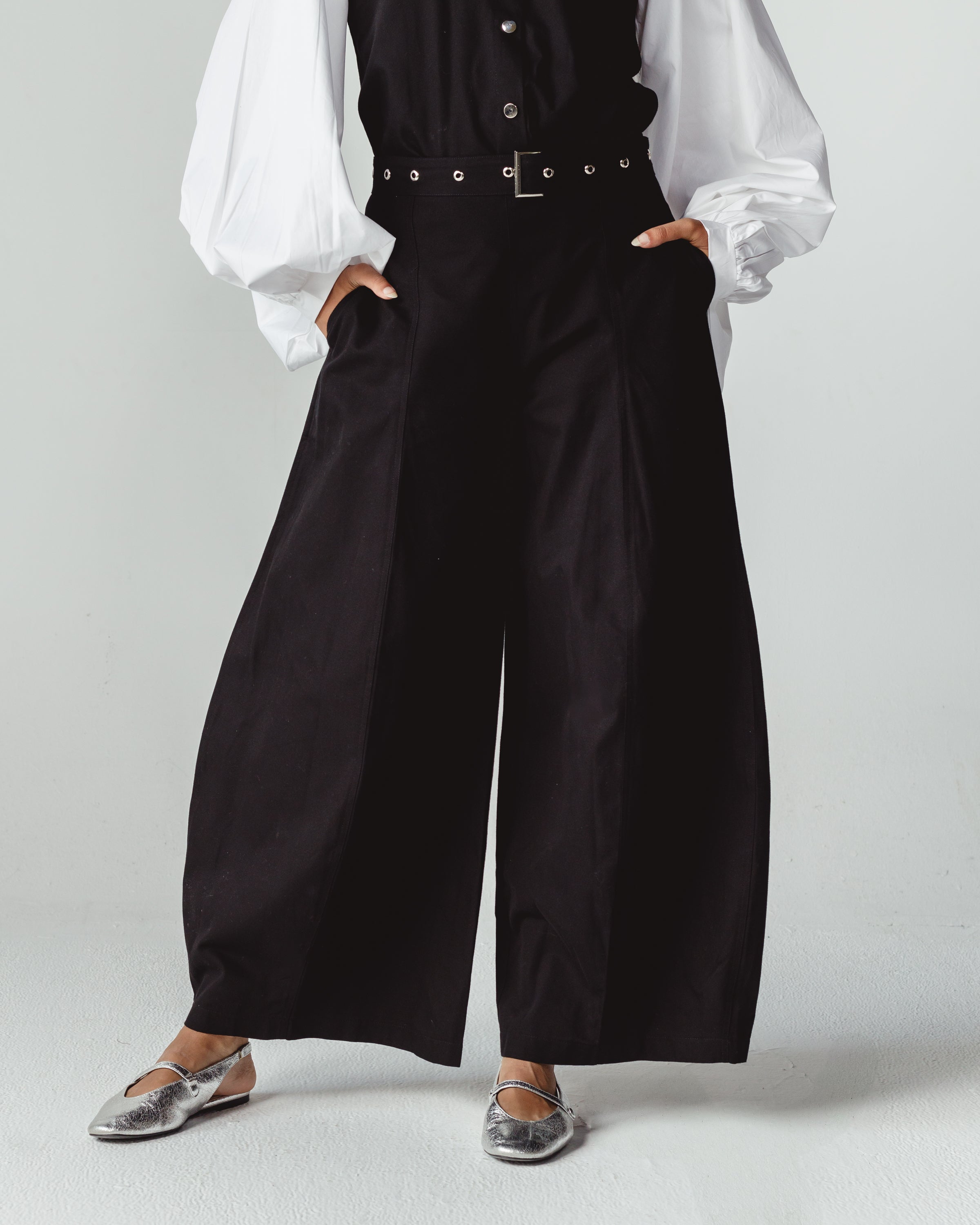 Studs Set in Black