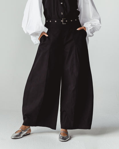 Studs Set in Black