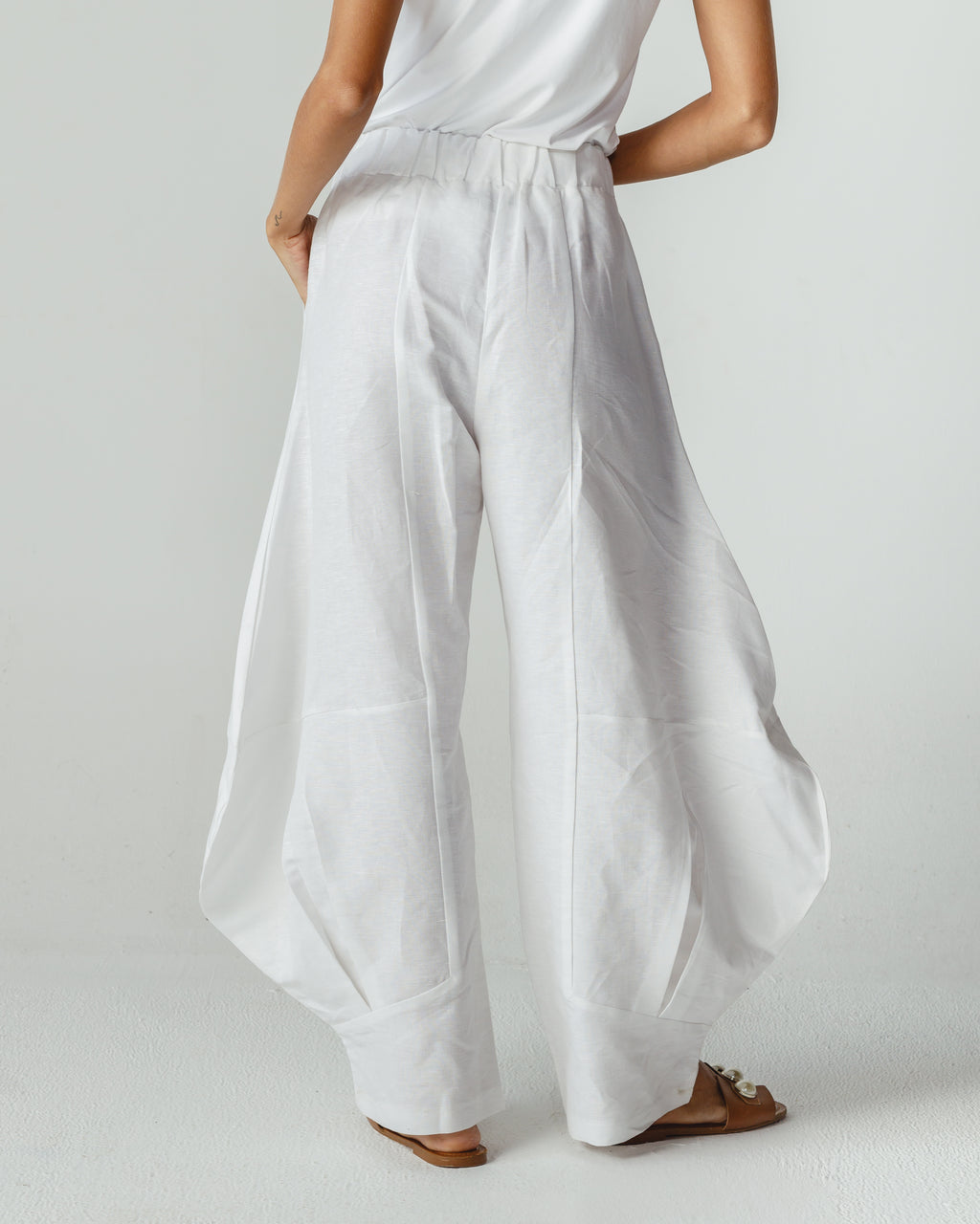 Ribbons Set in White