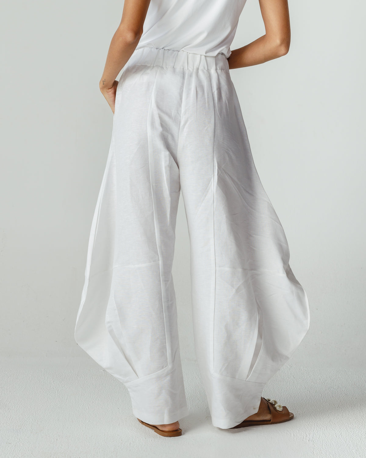 Ribbons Set in White