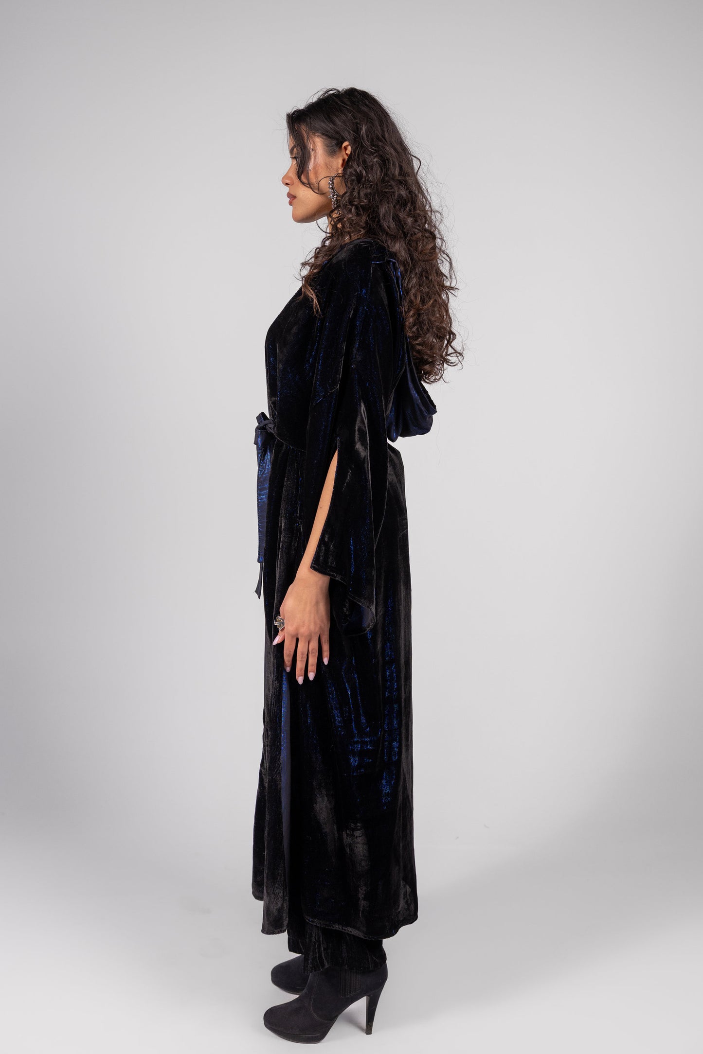 Anoud Kaftan -Black in Blue